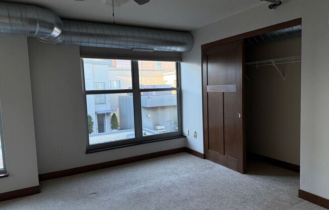 3 beds, 2 baths, $3,099, Unit #707