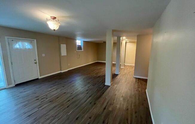 2 beds, 1 bath, 1,221 sqft, $1,375, Unit Unit B