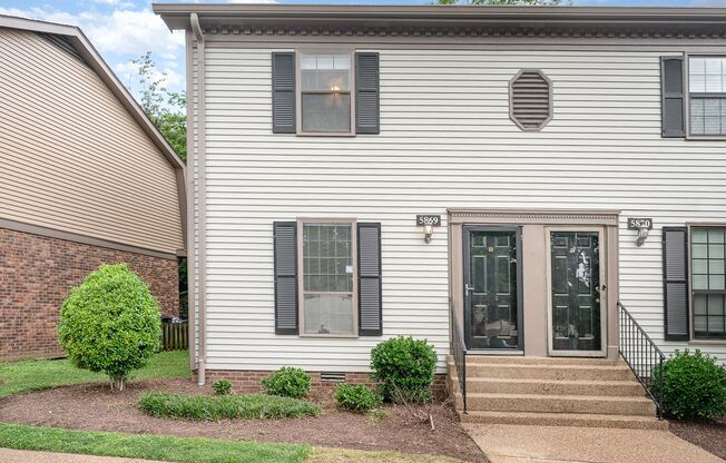 Desirable Brentwood Trace 2 Bedroom Townhouse Available!