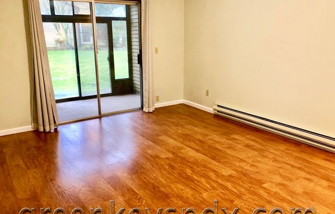 3 beds, 1 bath, $1,795, Unit Unit 55