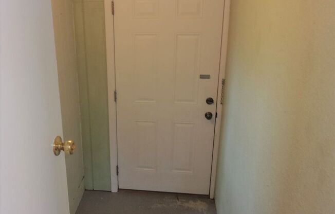 2 beds, 1 bath, $1,250, Unit UNIT B