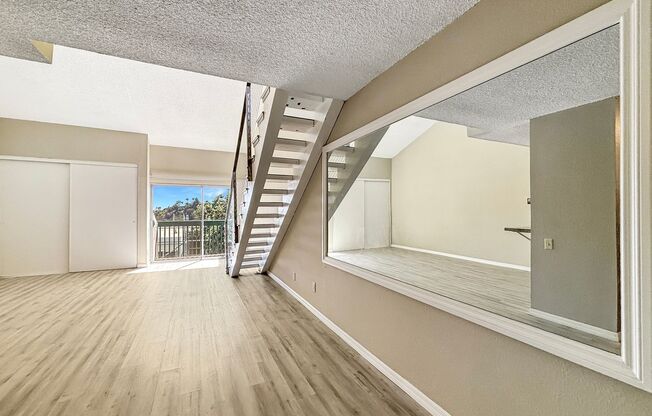 Spacious 1BD/1BA Condo in the Bay Ho Community W/ Community Pool & Laundry!
