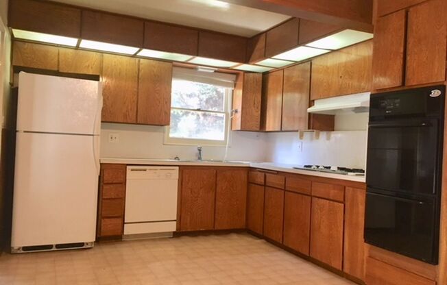 Near Circle Area: 3 Bedroom 2 Bath Home With Family Room