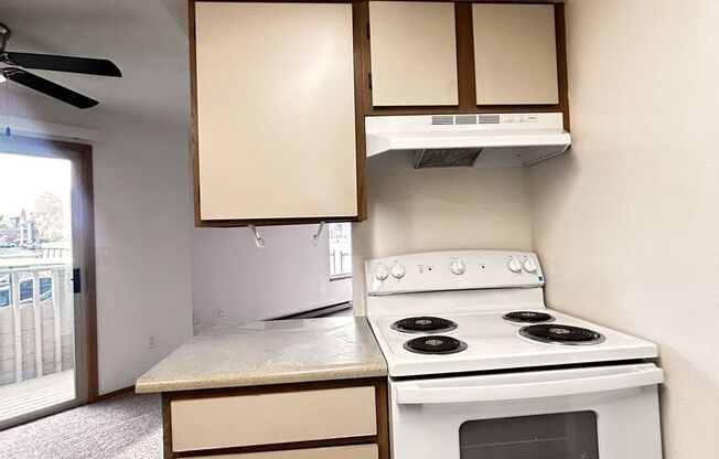 1 bed, 1 bath, 660 sqft, $1,250, Unit H - 074