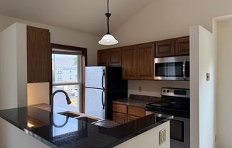 2 beds, 2 baths, 950 sqft, $1,750, Unit 7633CC