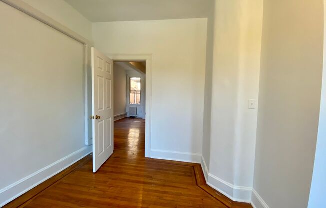 2 beds, 1 bath, 1,000 sqft, $1,948, Unit 3035 N. Calvert St. C4