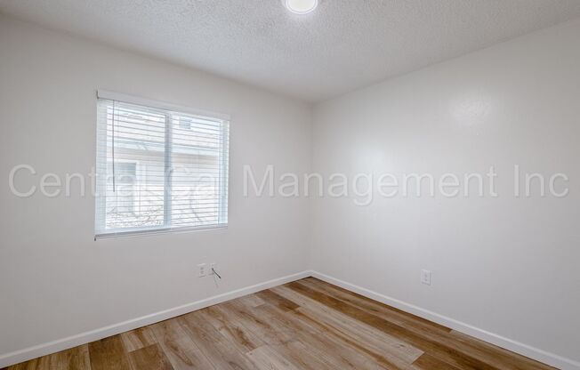 2 beds, 1 bath, 816 sqft, $1,395, Unit Apt D