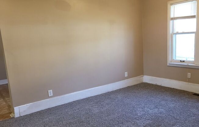 2 beds, 1 bath, $1,300