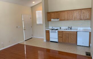 Studio, 1 bath, 450 sqft, $1,595, Unit Unit B