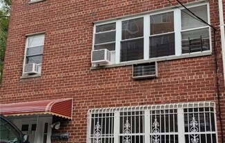 638 W 227 ST