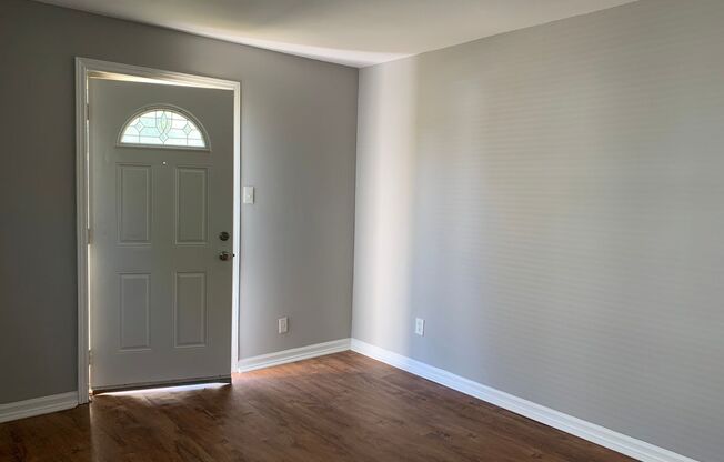 Newly Renovated One Bedroom Duplex