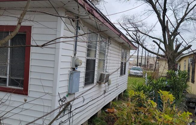 Charming 3 Bedroom Single Family in Houston