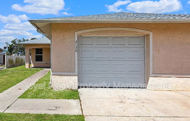 2130 NE 8 PL