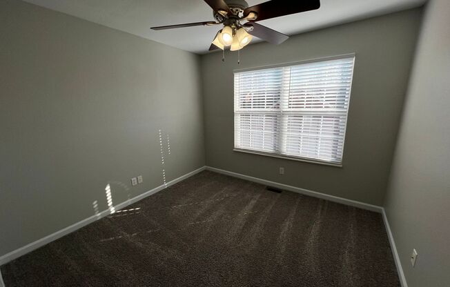 3 beds, 2.5 baths, 1,165 sqft, $1,895, Unit 831