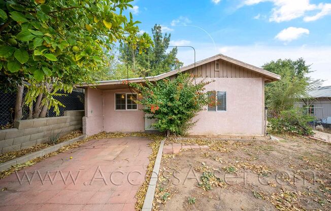 Charming Single-Story 3 Bed/1 Bath Home In The Heart Of Lake Elsinore!