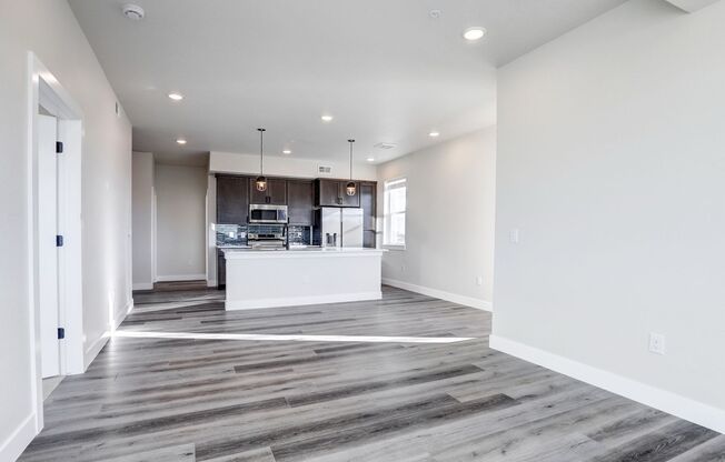 Modern 2B/2B Apartment – Steps from Light Rail & Sloan’s Lake!