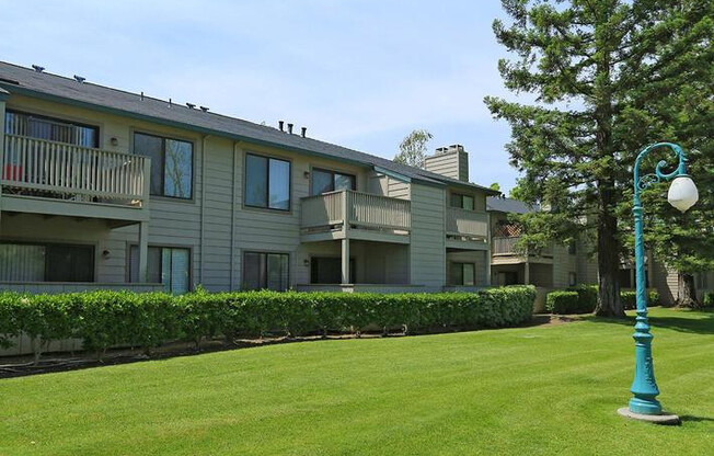 1 bed, 1 bath, 708 sqft, $1,415, Unit 485-240