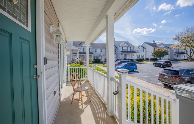 Beautiful 3 BR/2.5 BA EOG Townhome in Upper Marlboro!