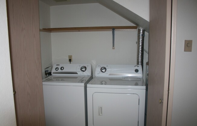 2 beds, 1.5 baths, 900 sqft, $1,545, Unit 3717-05