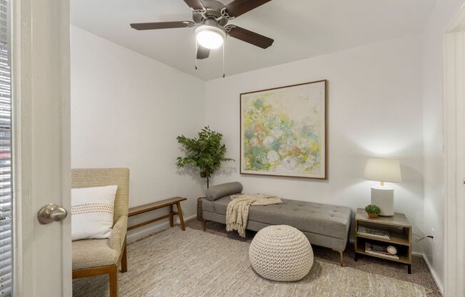 2 beds, 2 baths, 800 sqft, $999, Unit B06