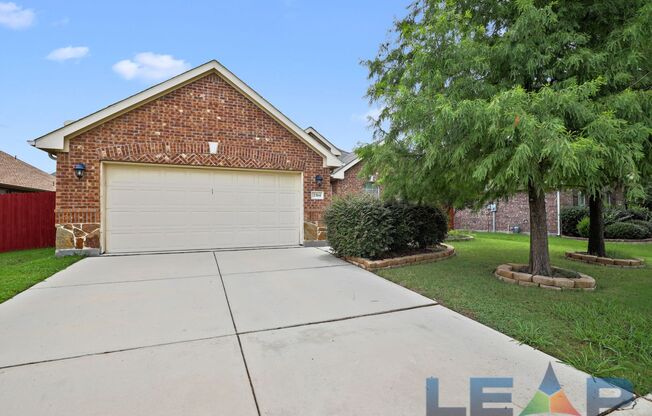 Beautiful 4 Bedroom 2 Bath Home Near Joe Pool Lake