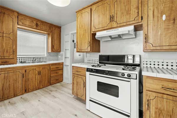 2 beds, 1 bath, 809 sqft, $2,500