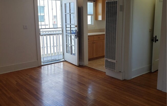 1513 1/2 E OCEAN BLVD
