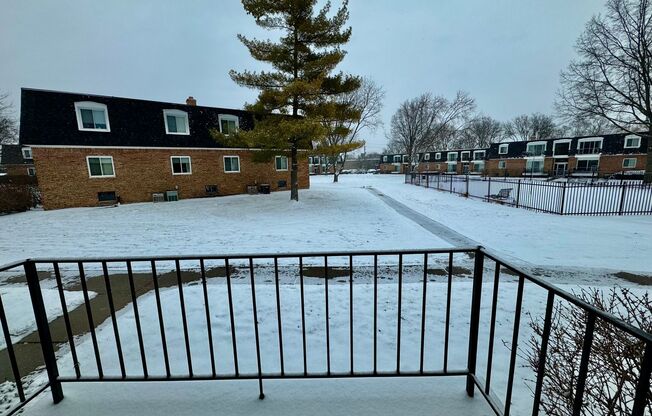 2 beds, 1 bath, 850 sqft, $1,295, Unit 312