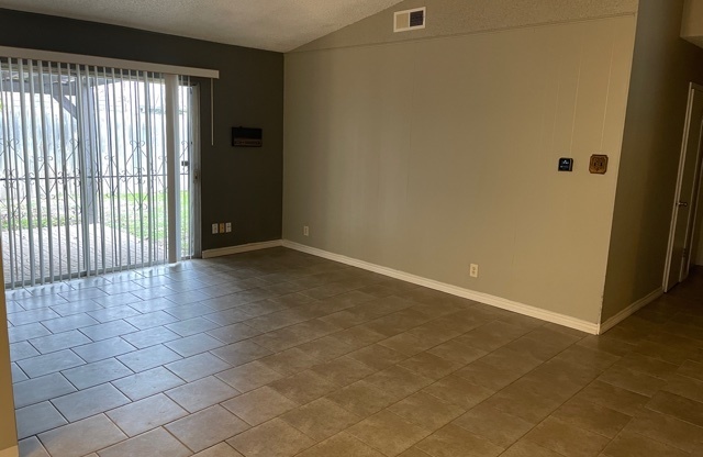 6614 CEDAR HL