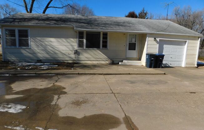 Cozy two bedroom/one bath house in El Dorado, KS!