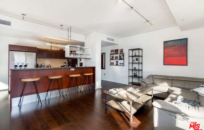 1 bed, 1.5 baths, 1,240 sqft, $3,500, Unit 404