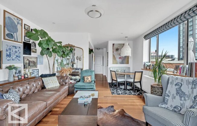 30 85 VERNON BLVD