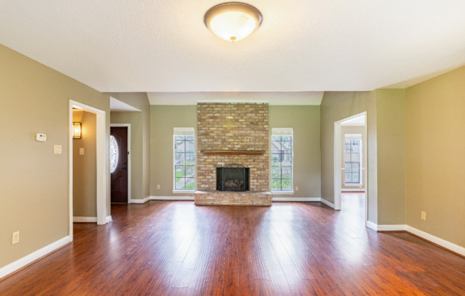 2414 CYPRESS HL