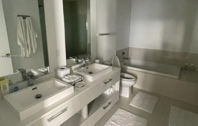 2 beds, 2 baths, $5,600, Unit #4208