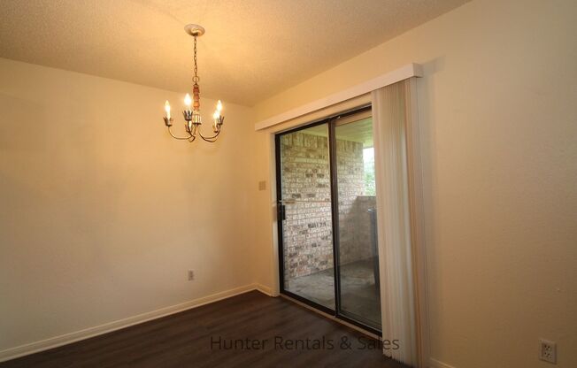 2 beds, 1.5 baths, $850