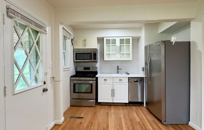 Charming 2 Bedroom/1 Bathroom Home at Lauraville Neighborhood, MD!