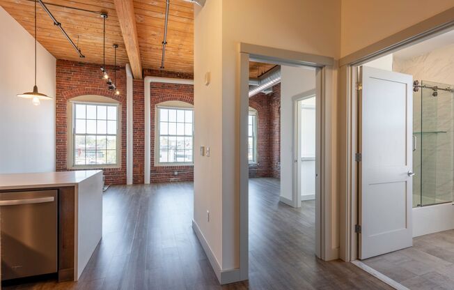 2 beds, 1 bath, 945 sqft, $2,925, Unit 202