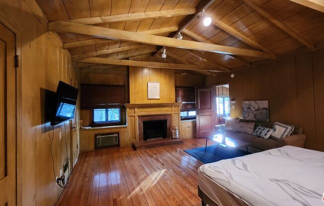 1357 B BEVERLY ESTS DR