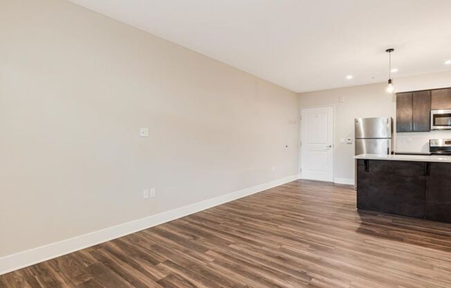 2 beds, 1 bath, 751 sqft, $1,995, Unit 305