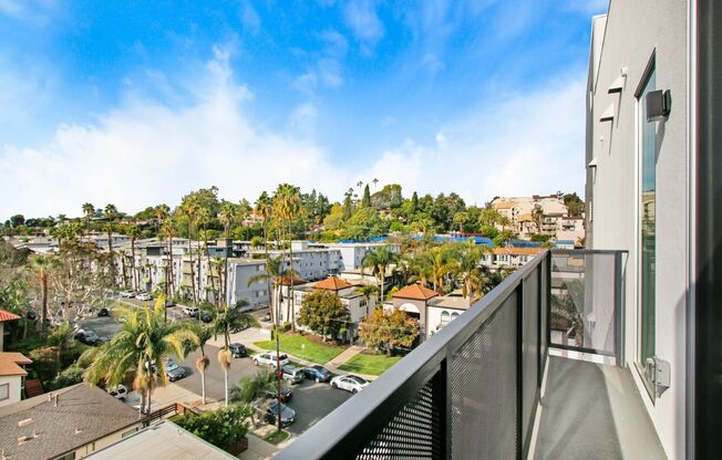 Studio, 1 bath, 470 sqft, $2,599, Unit 607