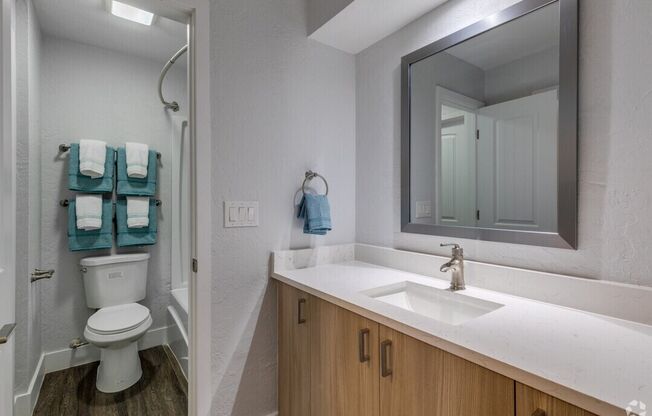 3 beds, 2 baths, 1,330 sqft, $1,399, Unit 109