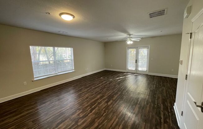 2 beds, 2.5 baths, $1,550, Unit Unit 16