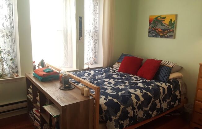 Studio, 1 bath, $1,129, Unit B07