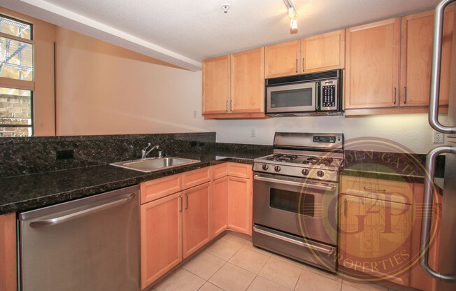 1 bed, 2 baths, $3,400, Unit Unit 8