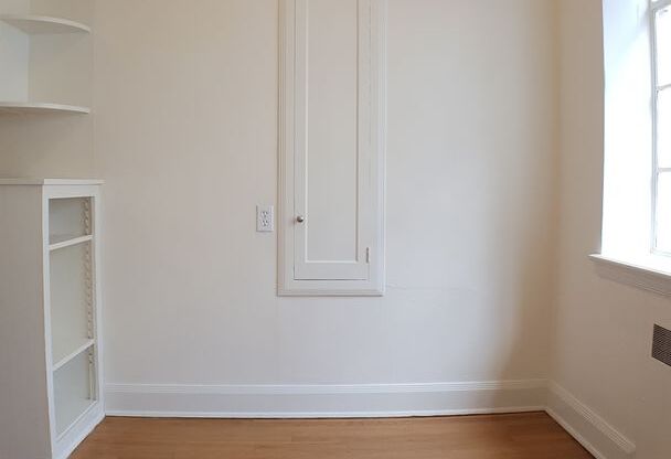 Studio, 1 bath, 557 sqft, $1,275, Unit 406