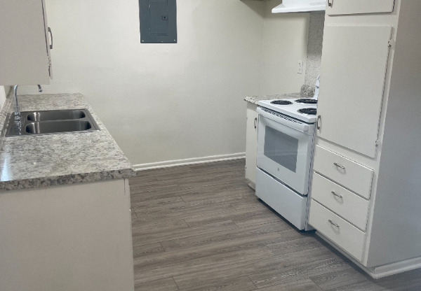 2232 E LENITA LN