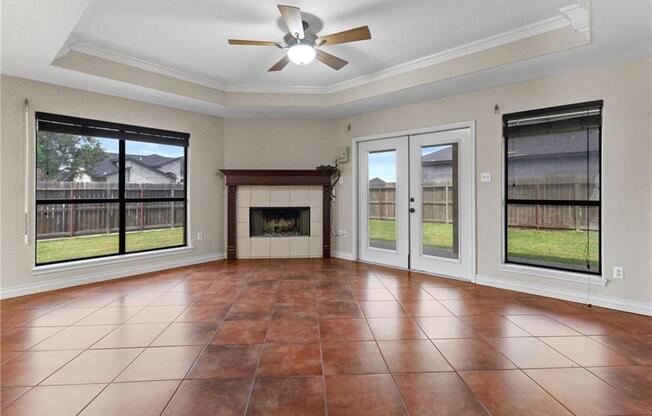 7902 SNAKE RIV DR