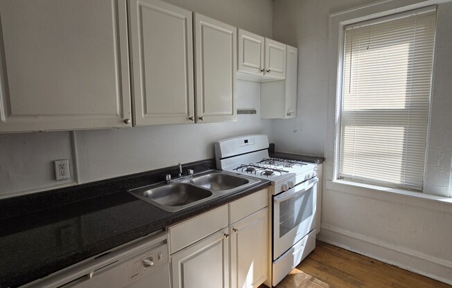 2849 W Berteau Ave 2