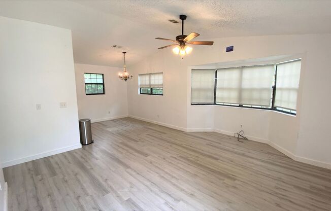 Updated 3/2 w/ Stainless Steel Appliances, Granite Counters, & Fenced Yard! Avail Aug 1st for $1400/month!
