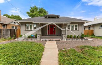 Beautiful Home With Central A/C And Enclosed Backyard